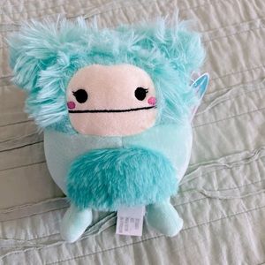 Joelle 5” Yetti Bigfoot Squishmallow